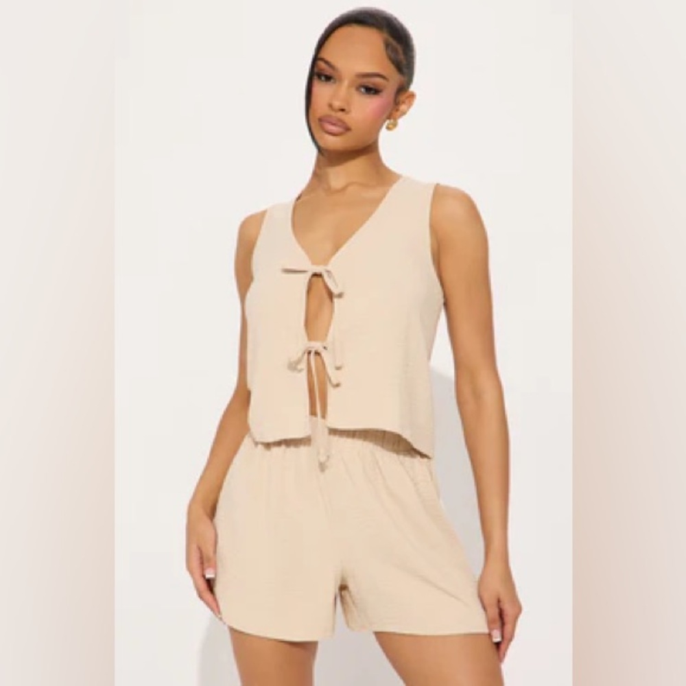 Fashion Nova women’s marching set